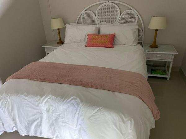 Fotografie 7: 3 - Bedroom Seafacing Margate Apartment