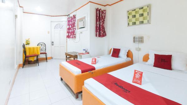 Reddoorz @ Eros Travellers Pensione - Iloilo City