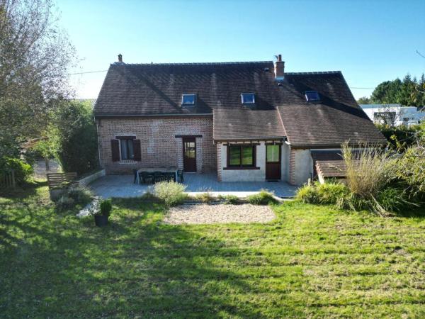 Nella foto è visibile l'oggetto Gîte en Sologne avec jardin clos, animaux admis, parking et internet - FR-1-491-454 situato nella città di Neung-sur-Beuvron.