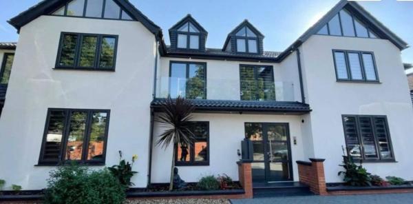 Luxury Flat In Uxbridge - Berkshire