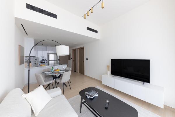 Bright 1BR with balcony in Binghatti Corner, Дубай