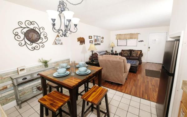 Photo 9 : Oak Square 305