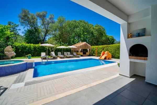 På billedet ses objektet Villa LIMON beliggende i byen Fethiye.