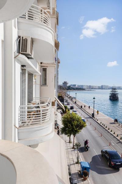 Infinity & Beyond by halu! - Seafront apartments photo 4