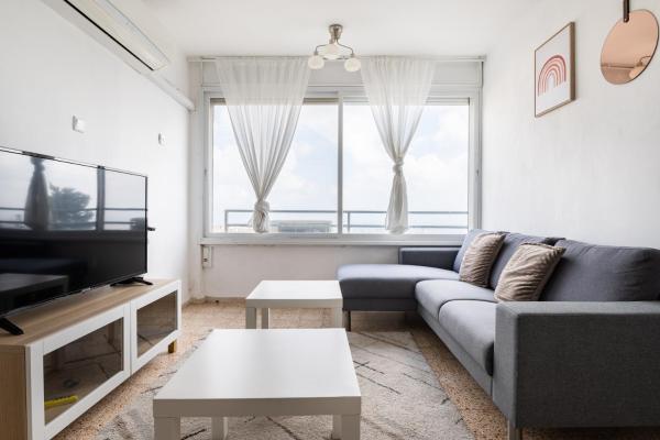 På billedet ses objektet Sea view 2 bedroom apartment beliggende i byen Nesher.