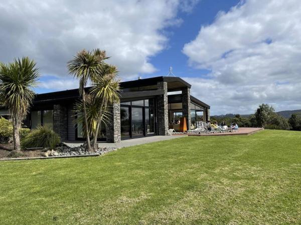 På bilden syns objektet Bluewater Sanctuary Spectacular Coastal Views som ligger i staden Tutukaka.