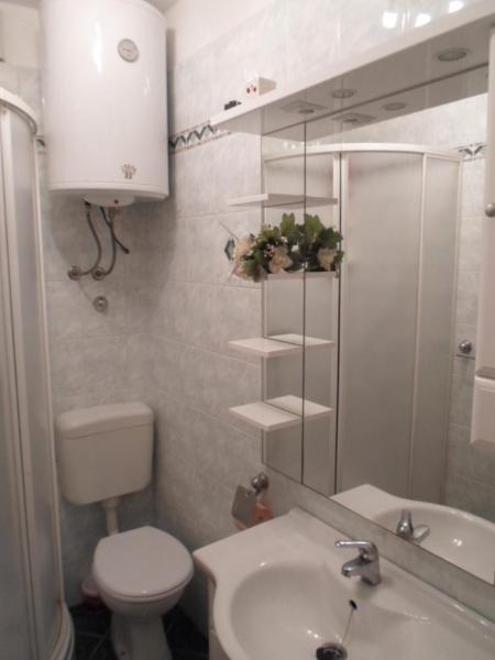 The photo shows the Apartment Matej located in the city of Senj.