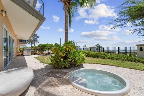 Foto 2: Beachfront - Grand Regency 5BR condo - BG131
