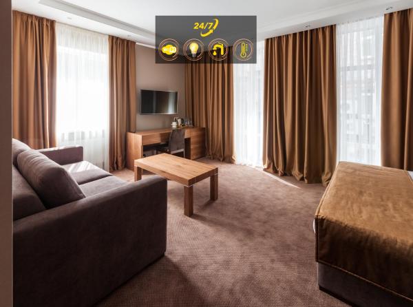 A la foto es mostra l'objecte Crystal Hotel situat a la ciutat de Kíev.