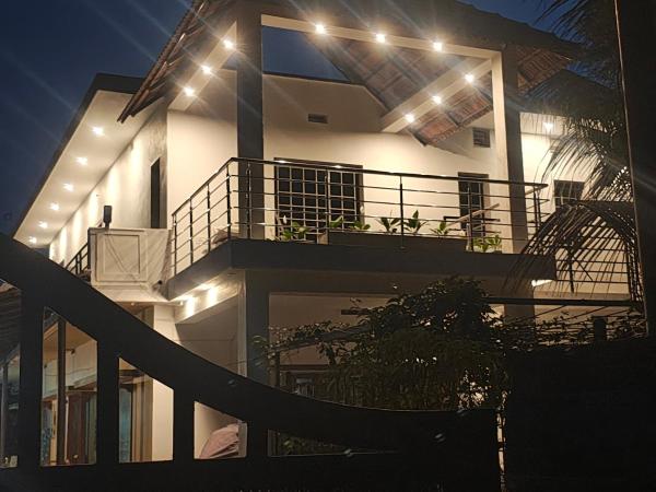 A la foto es mostra l'objecte Coorg Ashiyana situat a la ciutat de Kushālnagar.