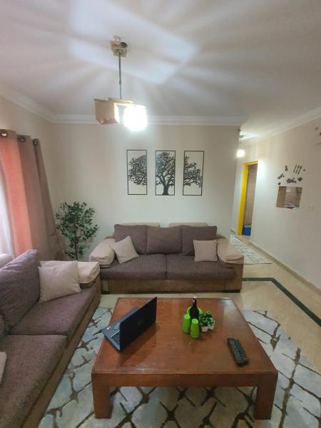 Na fotografii je vidět objekt TREE Serviced Apartment -3BHK Self check-in nacházející se ve městě Káhira.