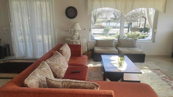 A la foto es mostra l'objecte House in Argos Orestiko situat a la ciutat de Dispilio.