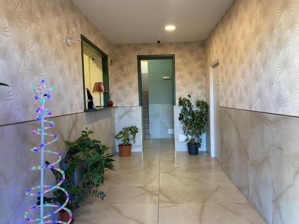 På billedet ses objektet NONE Holiday HOTEL beliggende i byen None.