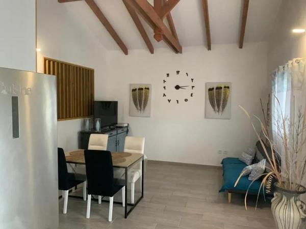 写真にはカペステール・ベル・オー市にあるAppartement charmant à Capesterre-Belle-Eau, 50 m²が写っています。