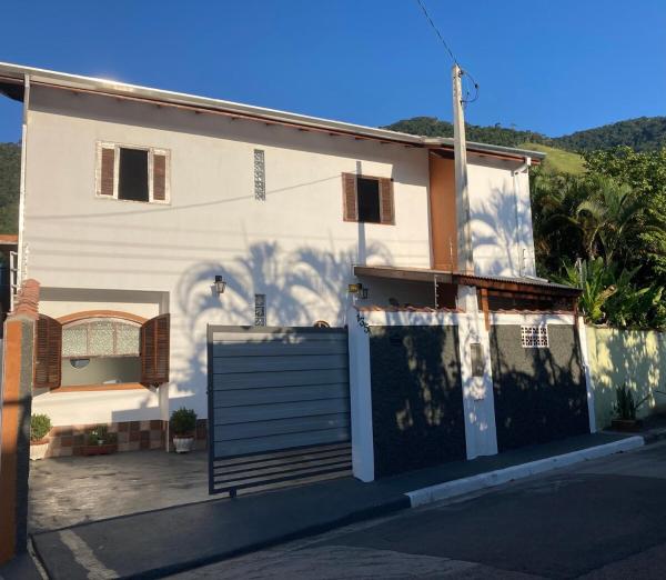 A la foto es mostra l'objecte Casa Temporada Praia da Enseada situat a la ciutat de Bairro do Barro.