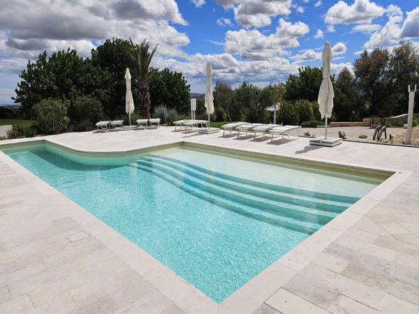 A la foto es mostra l'objecte Manor in Marche near Adriatic Beaches situat a la ciutat de Borghetto.