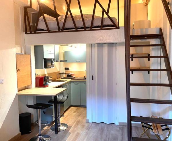 A la foto es mostra l'objecte Magnolia Home-Hyper centre rue saint pierre situat a la ciutat de Caen.