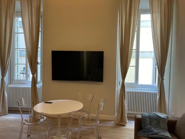 Na zdjęciu widoczny jest obiekt Les Suites di Parma - Cavour położony w mieście Parma.