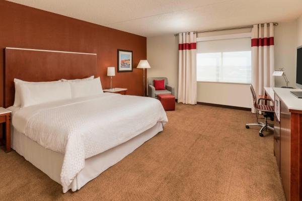 Фотография 8: Four Points by Sheraton Boston Logan Airport Revere
