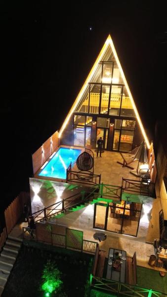 På billedet ses objektet 40 steps Aframe House beliggende i byen Küpçal.