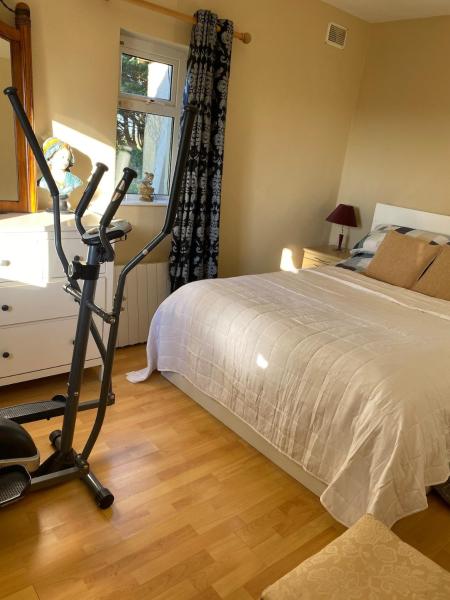 På bildet vises objektet An Teach Tykillen Cosy Home som ligger i byen Limerick.