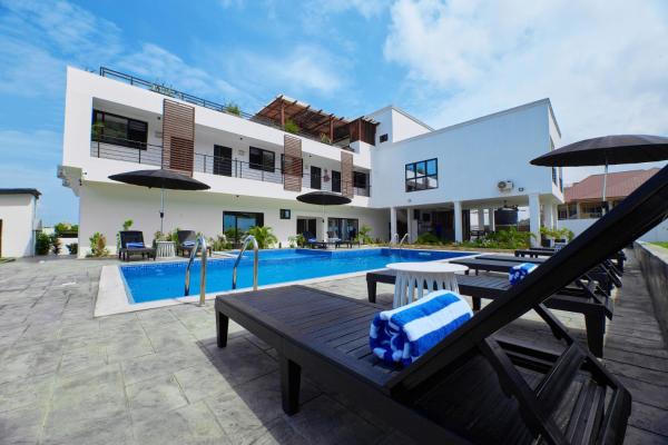 River Hills Hotel & Suites, Akra
