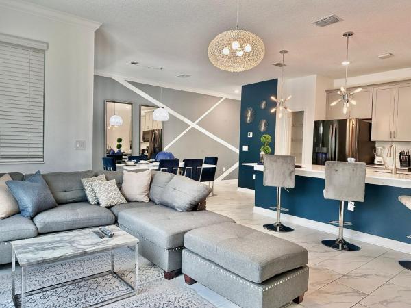 Luxury 4 Bedroom 3 Bath Pool Home 237 - Florida