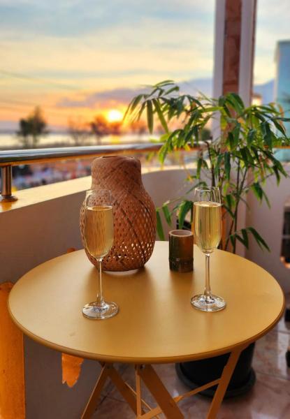 A la foto es mostra l'objecte Samlee's Garden situat a la ciutat de Pakse.