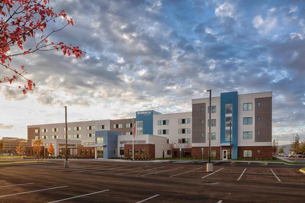A la foto es mostra l'objecte Residence Inn by Marriott Columbus Airport situat a la ciutat de Whitehall.