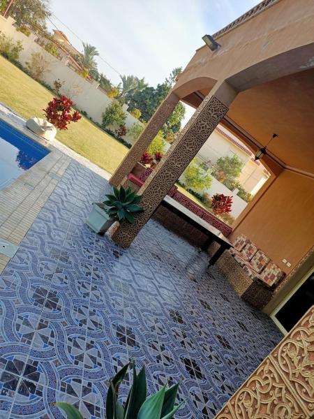 A la foto es mostra l'objecte Authentic place situat a la ciutat de Dawwār Ruḩayyim.
