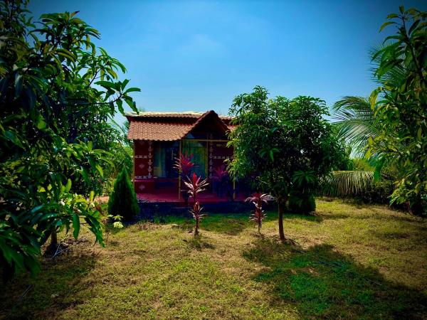A la foto es mostra l'objecte MangoHut Farmhouse Pool Villa situat a la ciutat de Wasalmari.