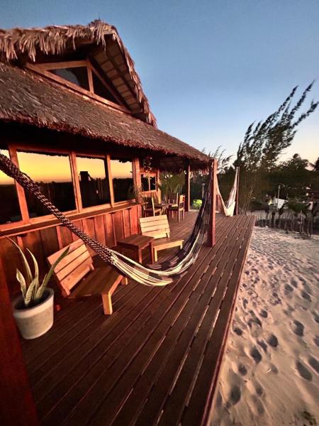 写真にはカモシン市にあるSunset Valley Bungalowが写っています。