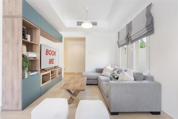 Luxurious Spacious 3-bedroom Villa With Private Pool At Springs 10 - Dubai