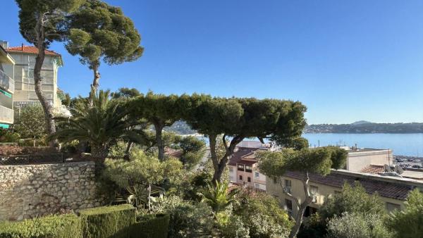 Nella foto è visibile l'oggetto T2 Vue mer Centre Bandol situato nella città di Bandol.