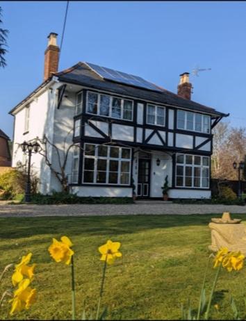A la foto es mostra l'objecte Nuthooks House situat a la ciutat de Bramshaw.
