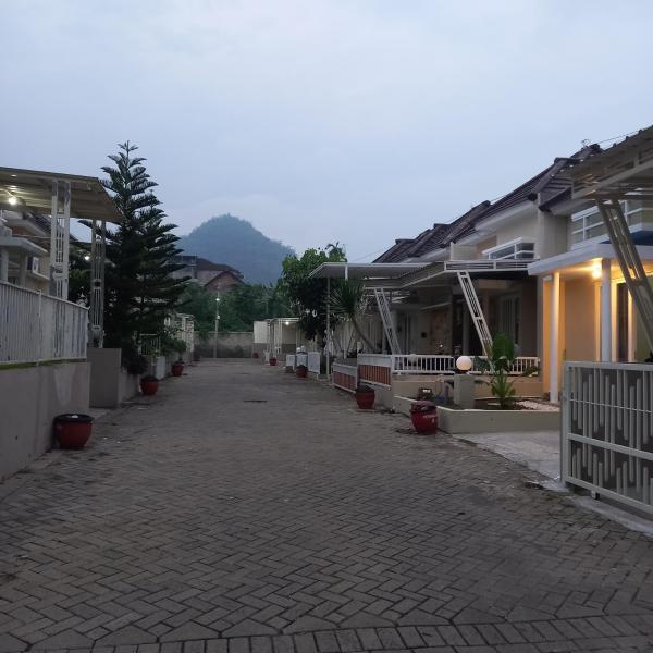 Nella foto è visibile l'oggetto Villa Permata Kaloska K16 Batu situato nella città di Batu.