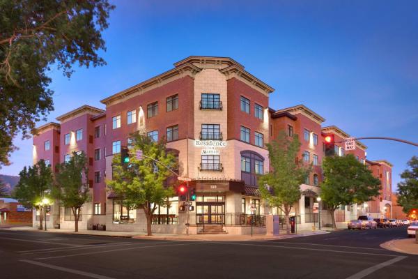 På bildet vises objektet Residence Inn by Marriott Flagstaff som ligger i byen Flagstaff.