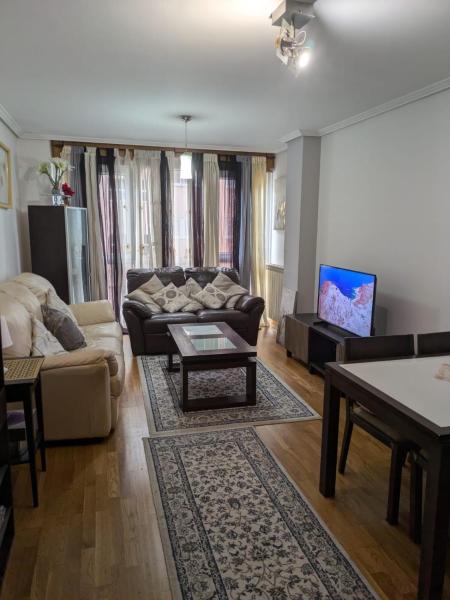 Na fotografii je vidět objekt Apartamento con 2 habitaciones y vistas a la Ría del Burgo nacházející se ve městě Temple.