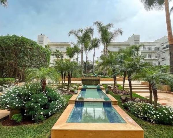 Luxueux Appartement Bay View Dans Une Résidence Avec Magnifique Jardin - Kasablanka