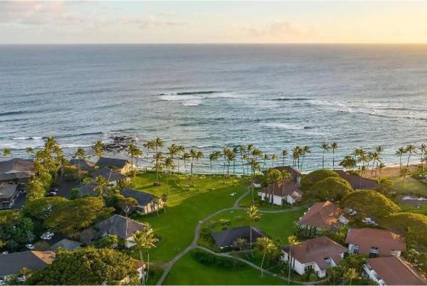 På billedet ses objektet Kiahuna Plantation Garden View -brand new AC #405 beliggende i byen Koloa.