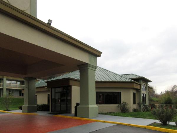 A la foto es mostra l'objecte Quality Inn Harriman situat a la ciutat de Kingston.