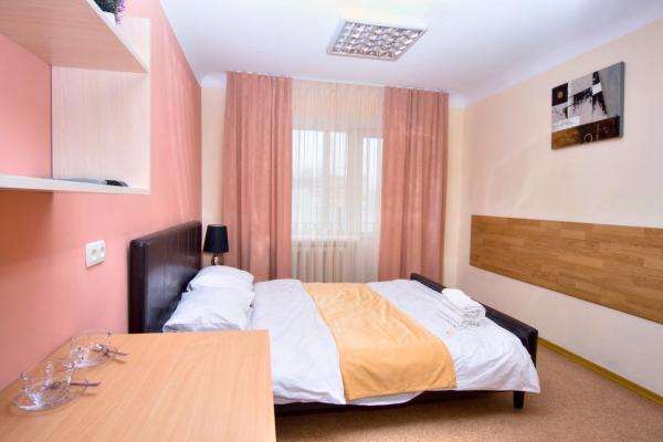 På billedet ses objektet Hostel Podolski Plus beliggende i byen Kyiv.