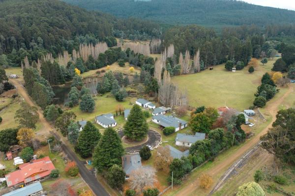 The photo shows the Maydena Lodge located in the city of Fentonbury.