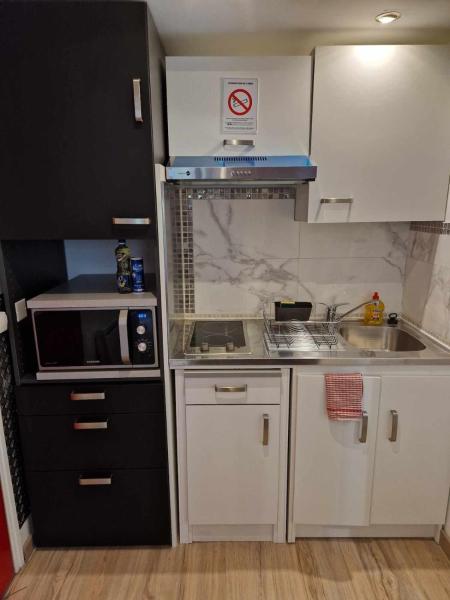 Fotografie 8: 06 - Très joli 2 pièces neuf climatisé pour 1 à 4 personnes avec 3 lits, vue sur jardin, parking privatif gratuit, grand fourgon possible, tout le linge de maison est fourni