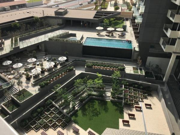 Na zdjęciu widoczny jest obiekt Two Bedroom apartment in Millennium Atra Business Bay Dubai położony w mieście Dubaj.