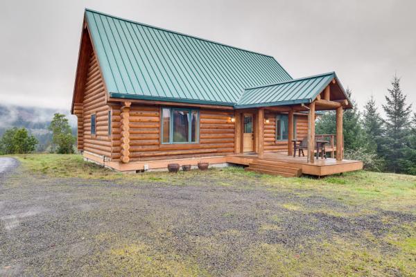Mtn & Vineyard Views: Oregon Wine Country Escape - Newberg, OR