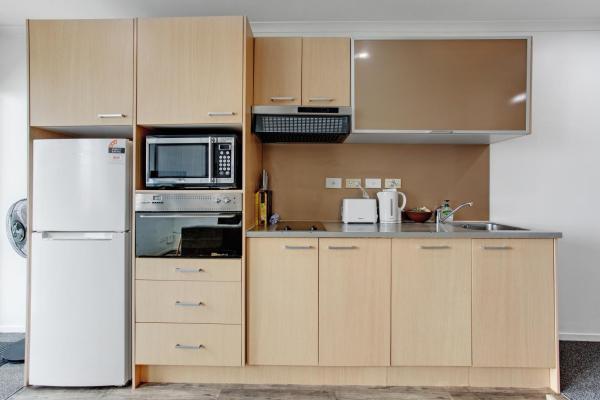 City Verve 2BR Apt with City Views and Wi-Fi, Окленд