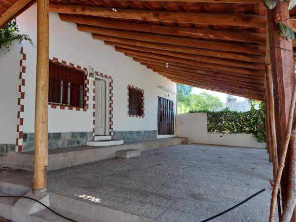 A la foto es mostra l'objecte Propiedades Centro MC situat a la ciutat de Mina Clavero.