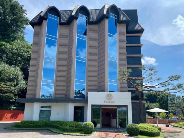 A la foto es mostra l'objecte Plain Hotel situat a la ciutat de Chuncheon.