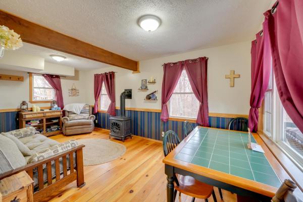 Fotografie 5: Shared Pond at Retreat in Rosedale!